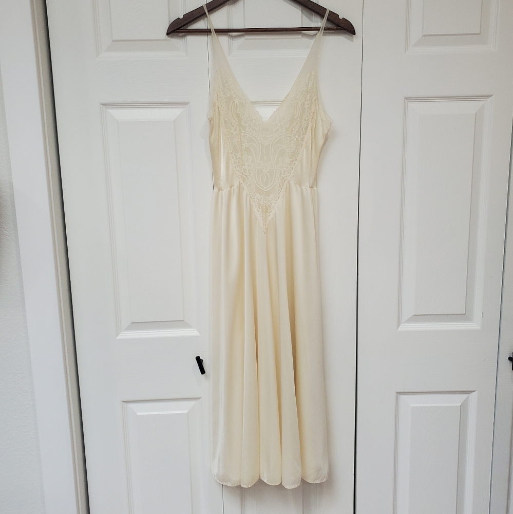 Vintage Cream Lace Olga Nightgown sz M